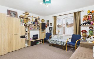 Casă cu 4 camere în Curtici pentru investiții - Poză 6