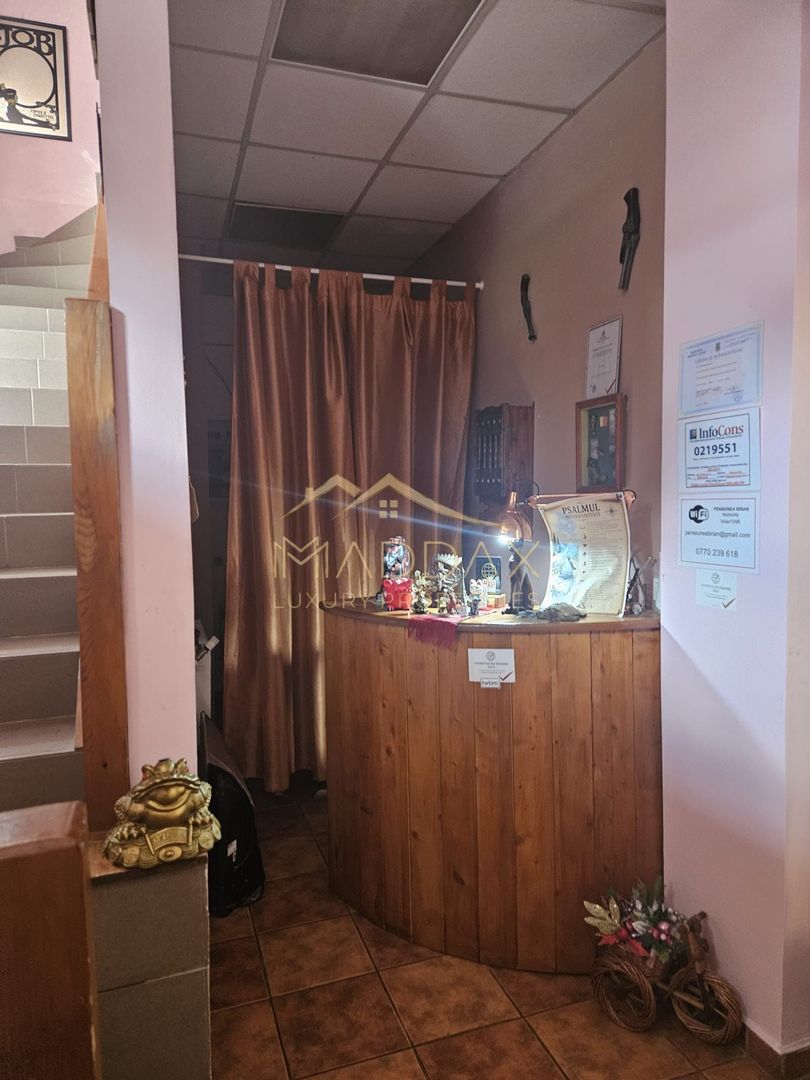 Pensiune 10 camere cu restaurant // teren 900 mp // Moieciu de Jos - Poză 17
