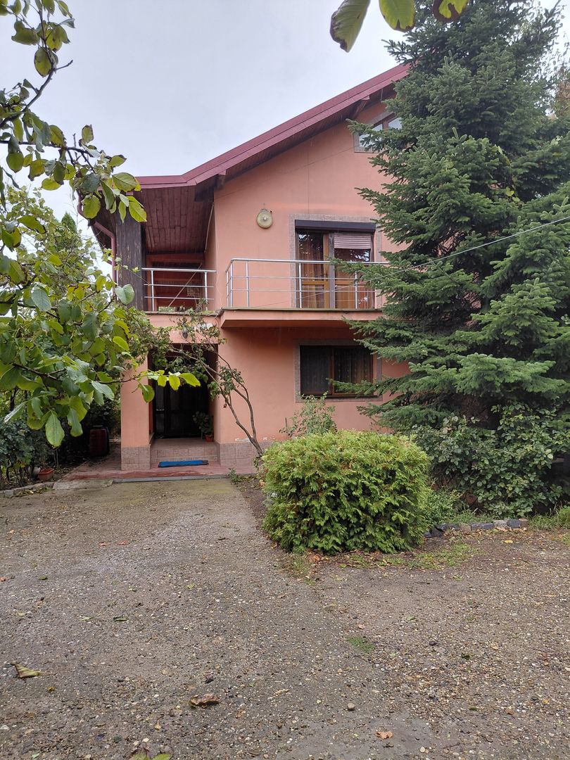 Casă Spațioasă P+1+M, 265 mp Utili, 1000 mp Teren – Toate Utilitățile, Vânători - Poză 3