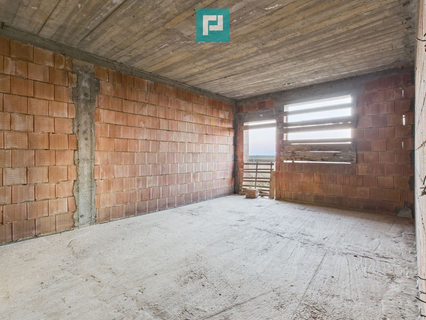 Proprietate impresionantă între Curtici și Macea - Poză 13