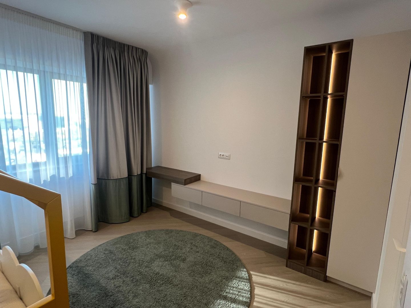 De inchiriat apartament 2 camere in Cortina North - Poză 2