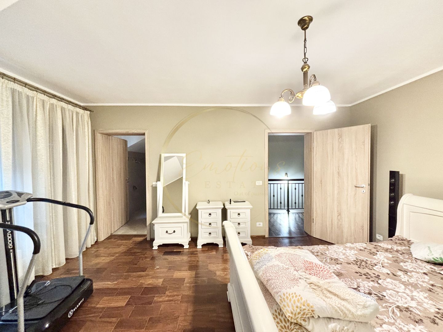 VILĂ DEOSEBITĂ ÎN CARTIERUL PLANETELOR, GIROC – ZONĂ REZIDENȚIALĂ LINIȘTITĂ - Poză 6