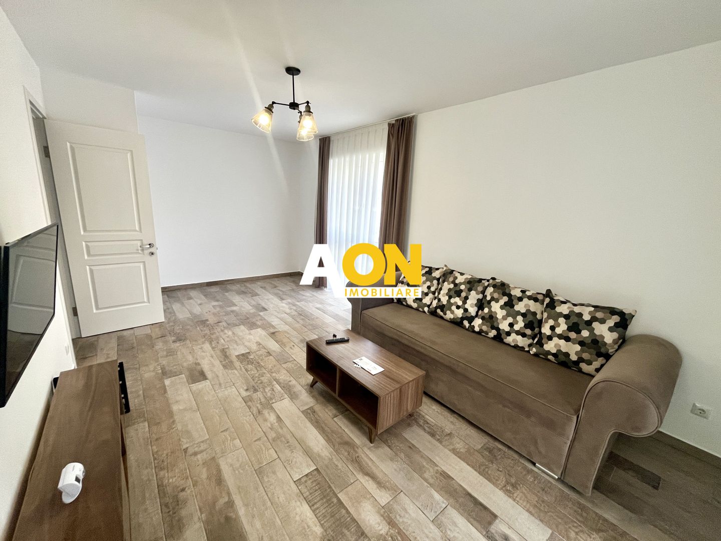 Apartament cu 2 Camere, Etaj 1, Bloc Nou,  Zona Centru - Poză 5