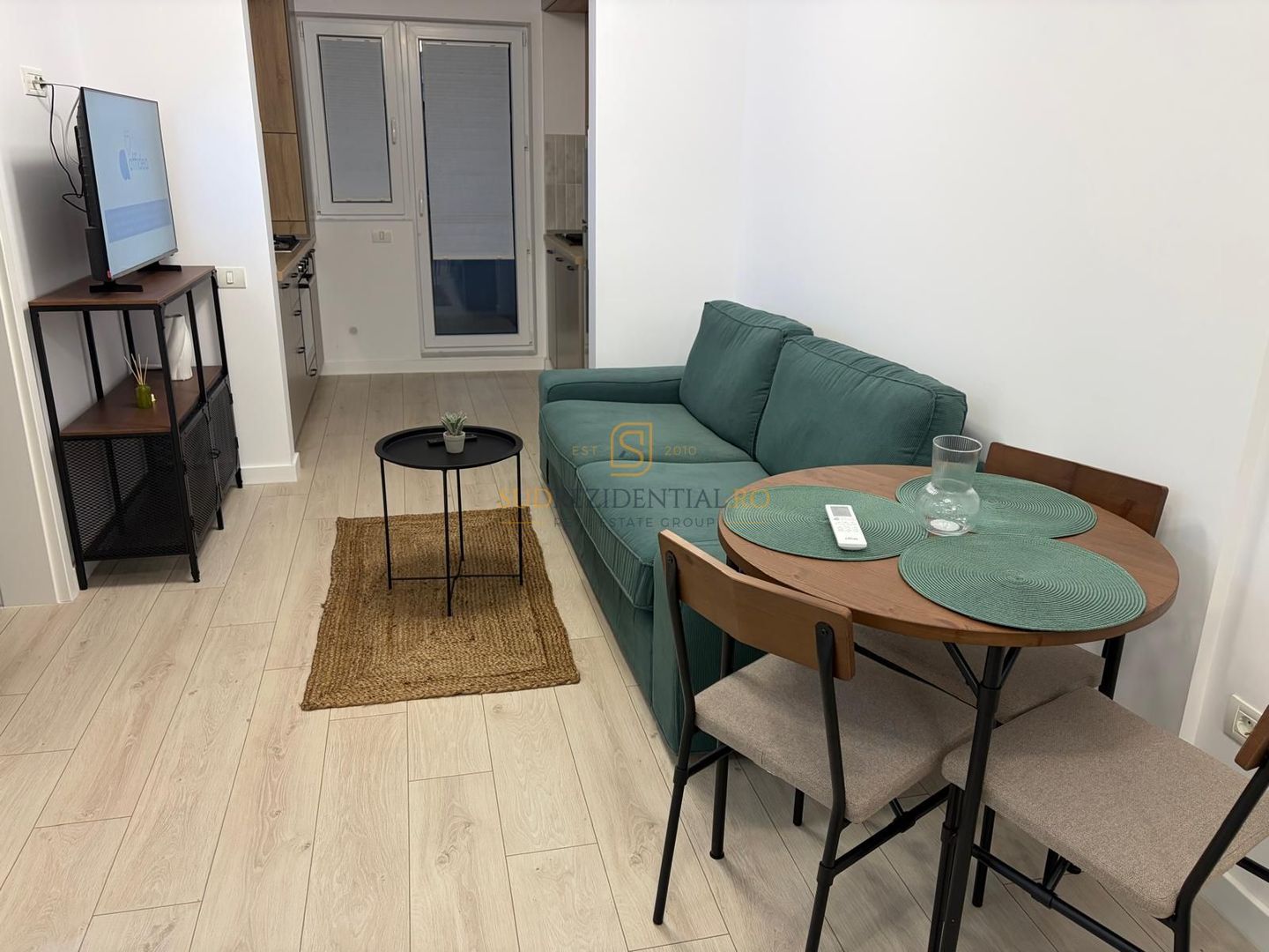 Apartament cu 2 camere de inchiriat, parcare inclusa, prima inchiriere - Poză 2