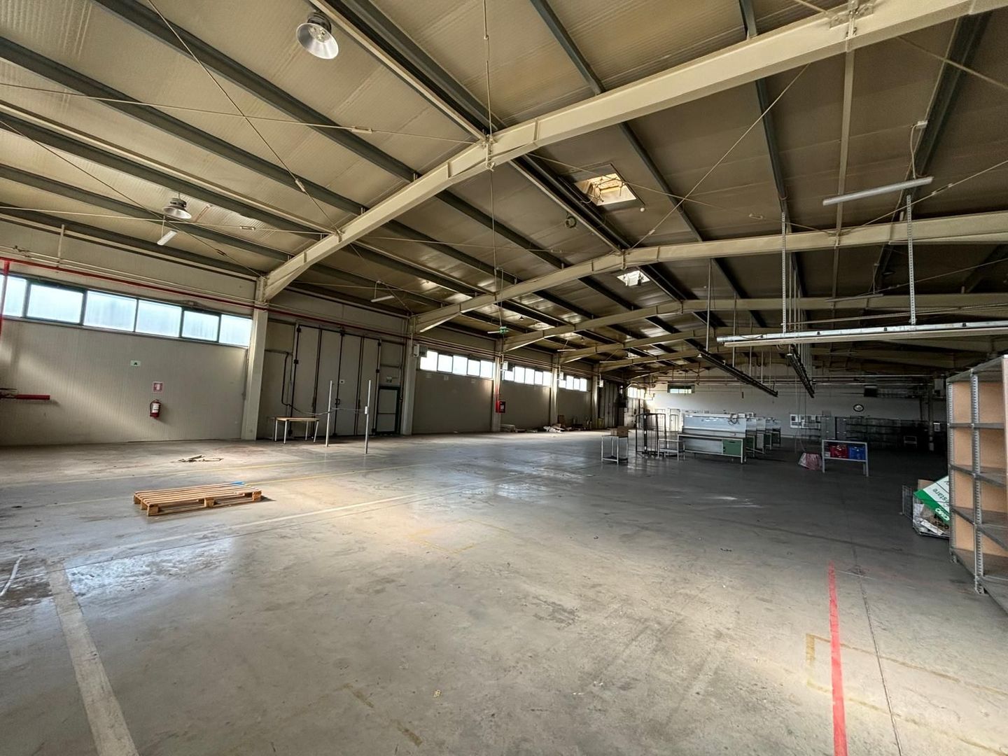 Hala 5000 mp dotata pentru productie si depozitare ISU categoria D - Poză 21