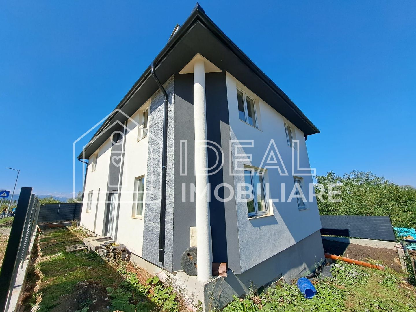 Casa Individuala LA CHEIE cu 250 mp utili, zona Strand - Poză 1