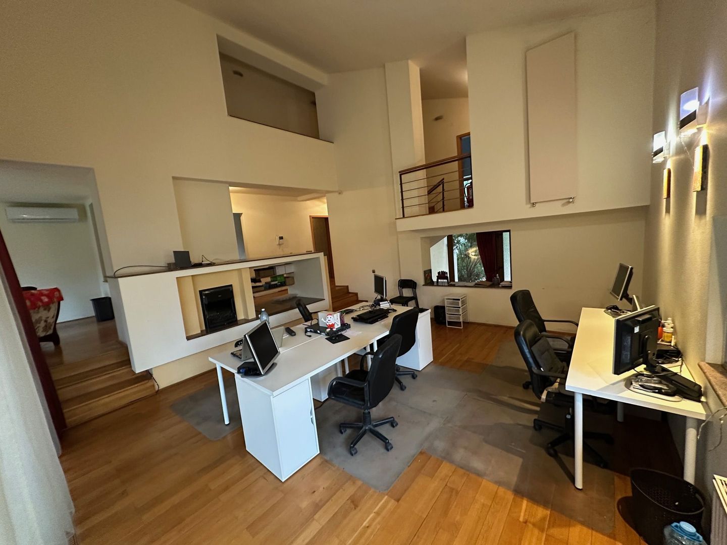 Casă / Vilă cu 6 camere în zona  Calea Aradului - Poză 2