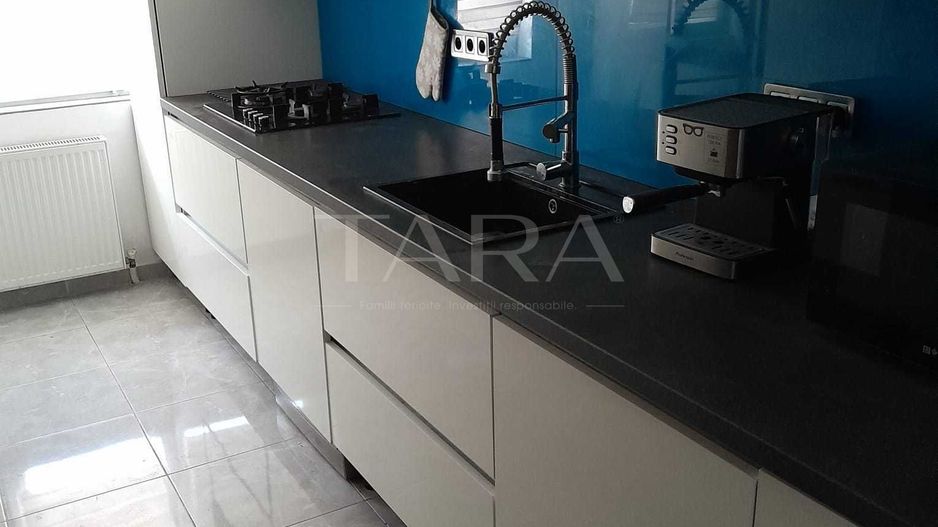 Apartament spațios cu posibilitate de recompartimentare. - Poză 2