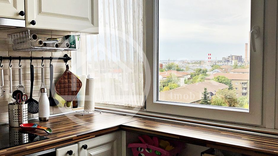 Apartament cu 3 camere de vanzare in Rogerius, Oradea - Poză 10