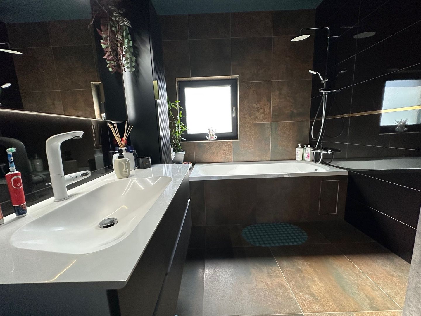 Casa moderna în Dumbravita - Ikea cu garaj - Poză 23