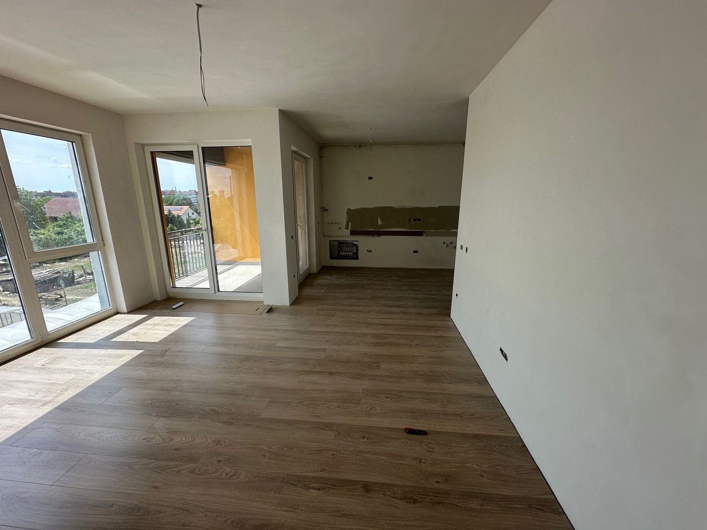 Apartment bloc nou cu lift si loc de parcare inclus - Poză 10