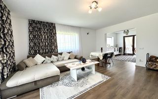 Casa de vanzare cu 14 Ari teren - Lapusel - Poză 7