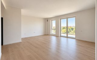 3 camere.  Etaj intermediar. Asfalt. Loc de parcare. - Poză 1