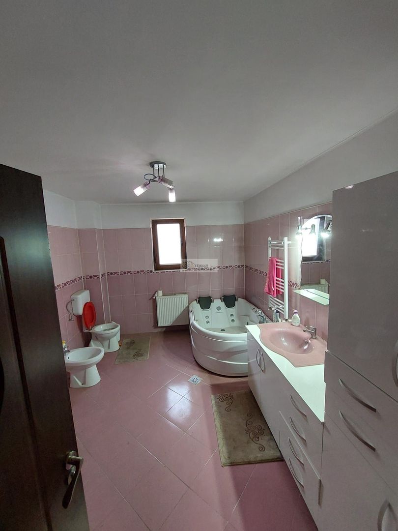Casa/vila de vanzare in Garoafa /Vrancea - Poză 11