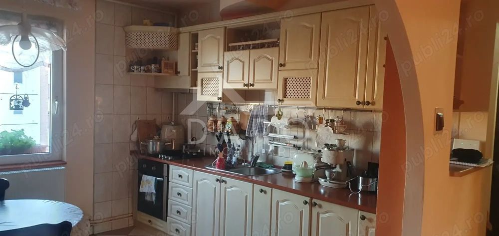 Vând apartament modern, intretinut - Poză 1