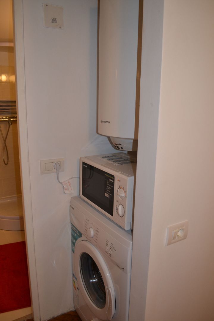 Studiou langa medicina cu scara interioara - Poză 15