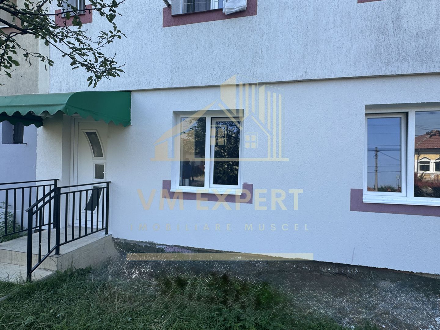 SPAȚU COMERCIAL 34 MP CAMPULUNG VIZAVI DE CENTRU MEDICAL CLUBUL SANATĂȚII - Poză 29