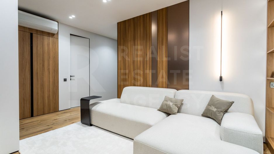 Apartament mobilat de 90 mp cu 3 dormitoare în Buiucani - Poză 1