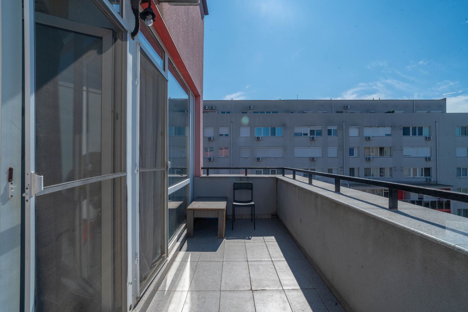 Investiție la cheie: Penthouse ARED UTA cu chiriaș preluabil - Poză 1