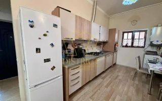 Casa renovata cu 4 camere la curte comuna | Iosefin - Poză 6