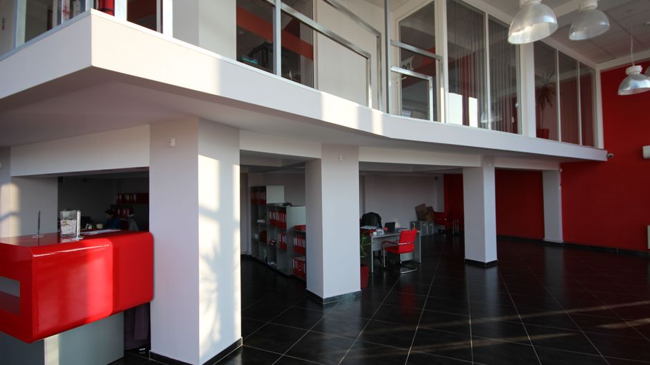 Casa cu destinatie mixta -servicii si comert + depozit+locuinta - Poză 2