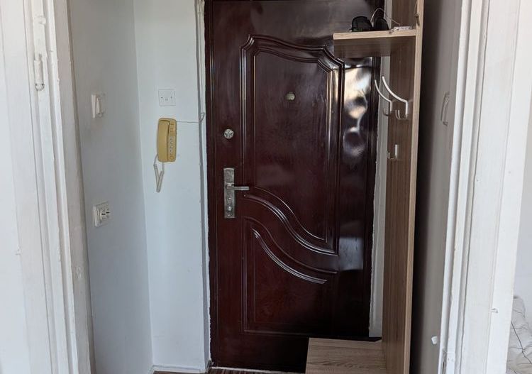 Garsoniera in bloc mixt langa metrou Gorjului, Militari - Poză 7