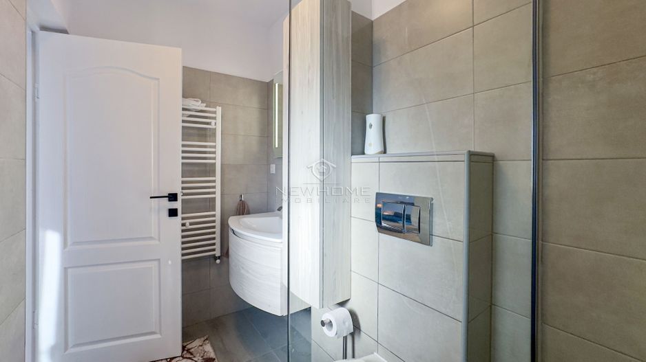 Apartament cu 3 camere de vânzare, zona Bulgaria - Poză 12