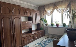 Se vinde apartament vizavi de parc - Poză 2