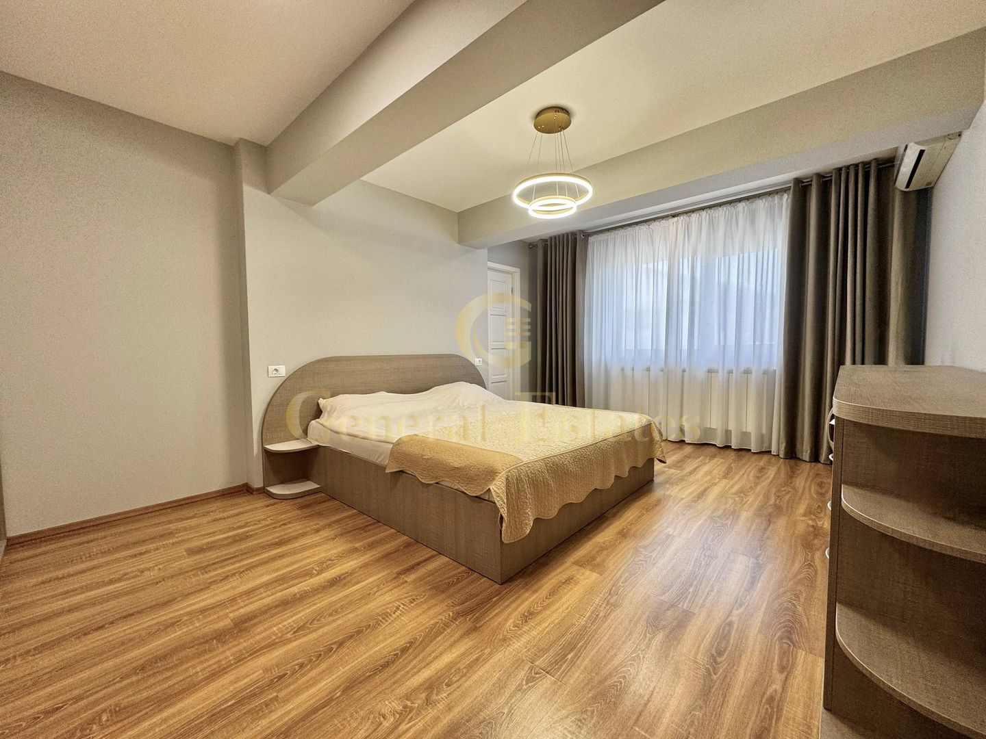 Vânzare apartament cu 3 camere - 130 m.p - în Zona CUG, Iași. - Poză 15