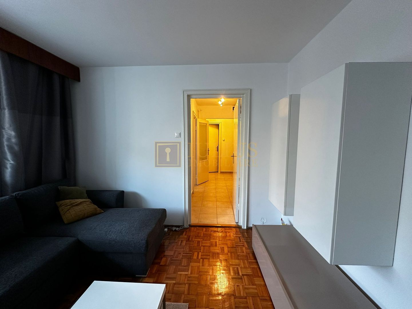 4 camere, 2 bai, centrala proprie - Poză 4