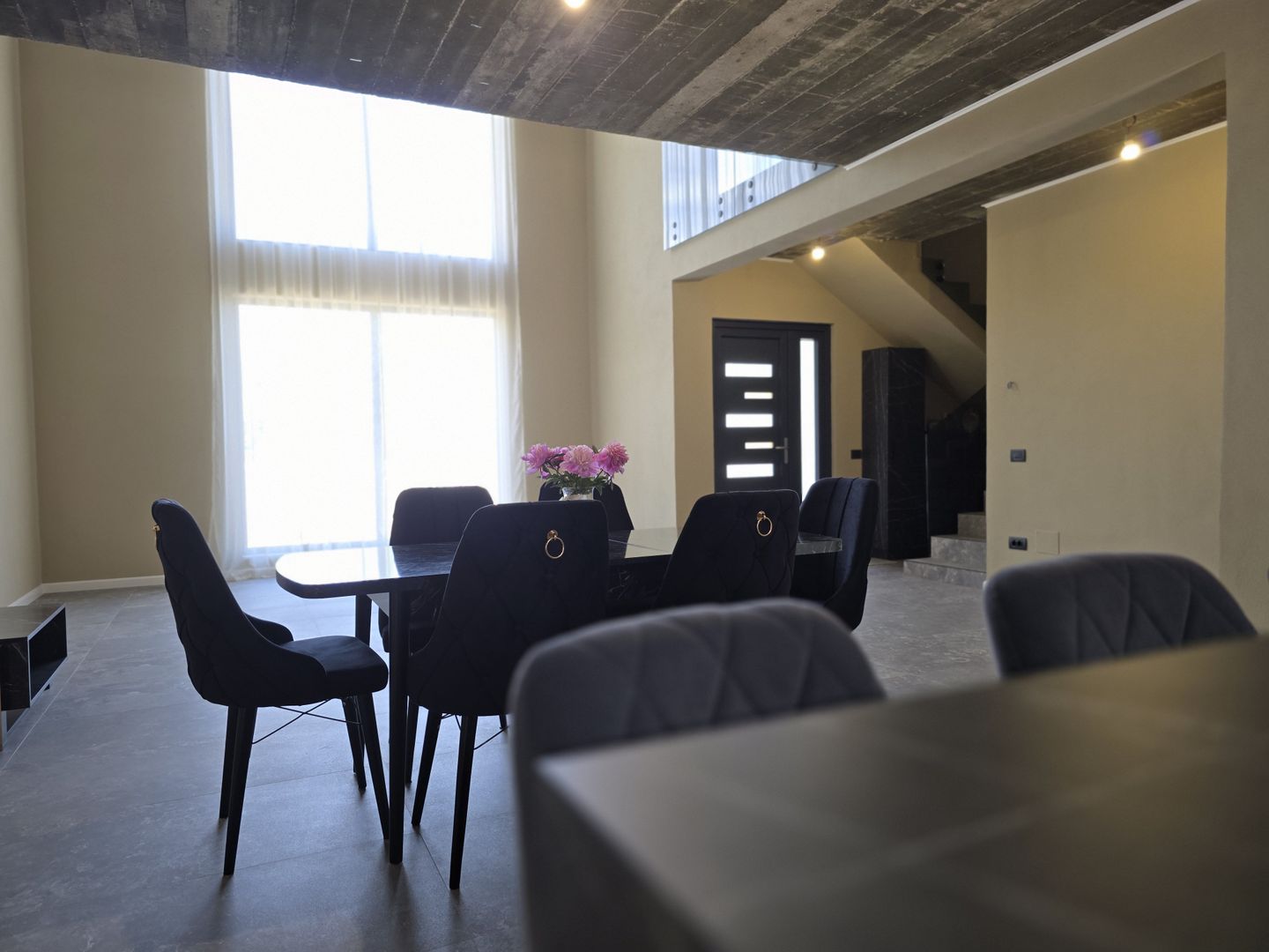 Vila intr-un peisaj idilic la 15 minute de capitala, pret imbatabil! - Poză 8