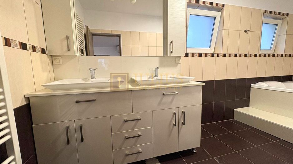 Apartament la curte, 2 băi, loc de parcare, zona linistita, dressing - Poză 15