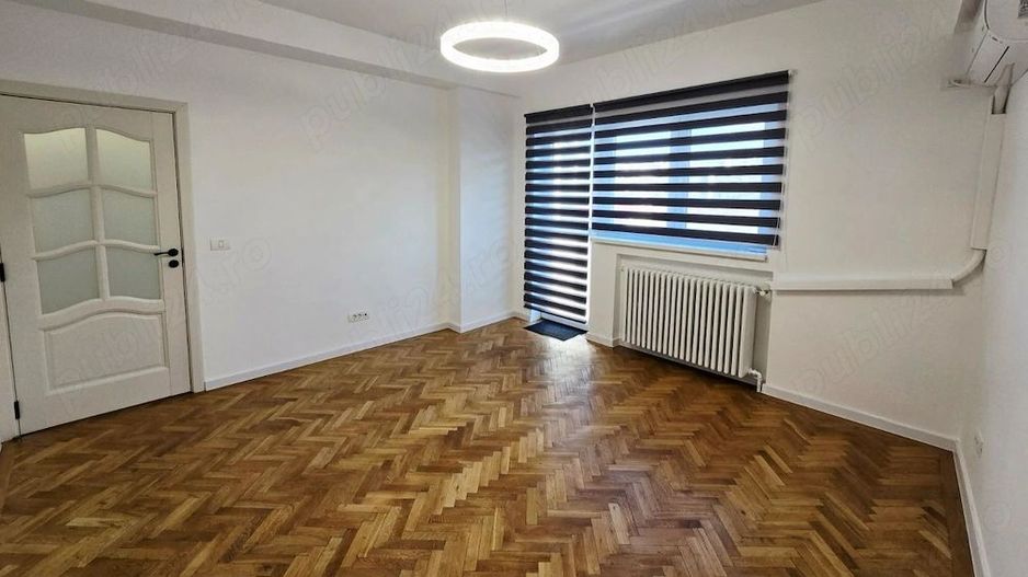 Închiriez apartament 4 camere, nemobilat, Unirii - Poză 1