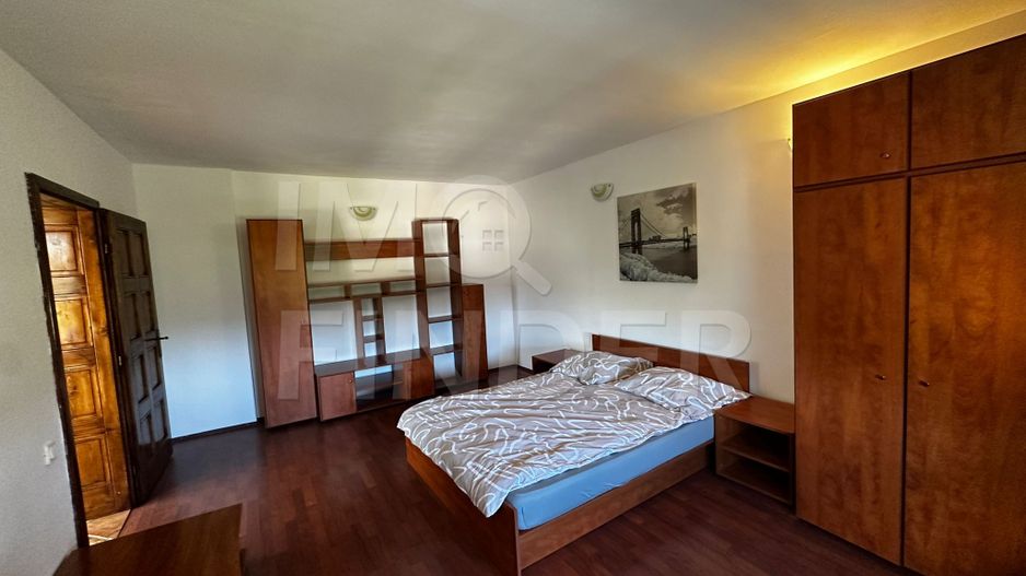 Inchiriere apartament 3 camere in Vila, Central - Poză 4