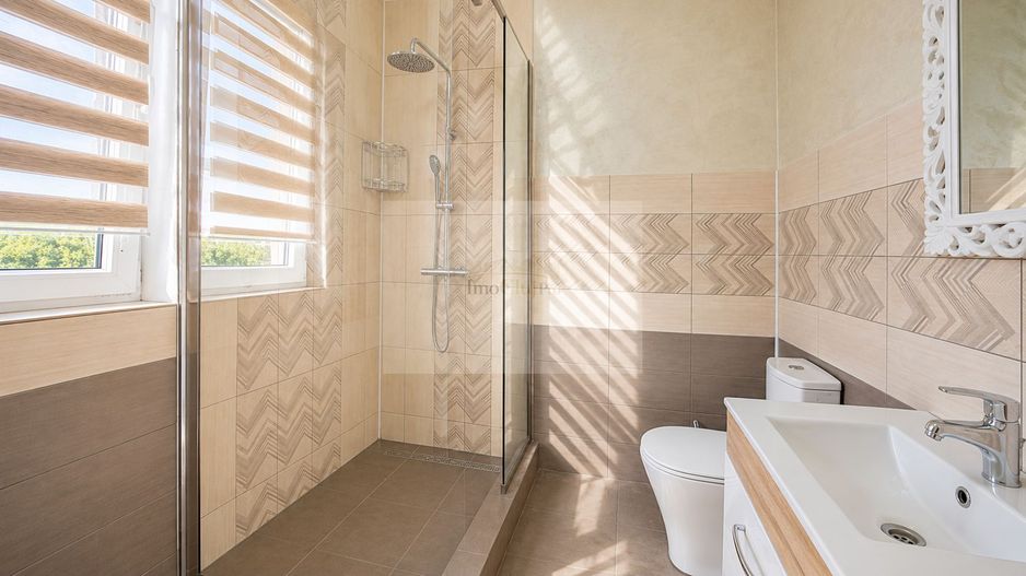 Vânzare  apartament de familie cu 4 camere,pod amenajat-2 parcări-Iris - Poză 17
