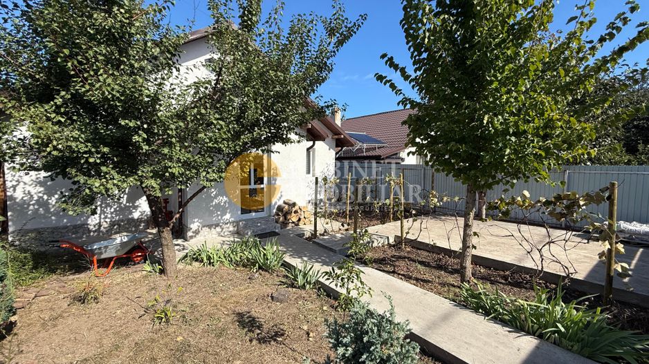 Aroneanu - Casa la asfalt - 420mp teren - 3 camere - Canalizare - Poză 2