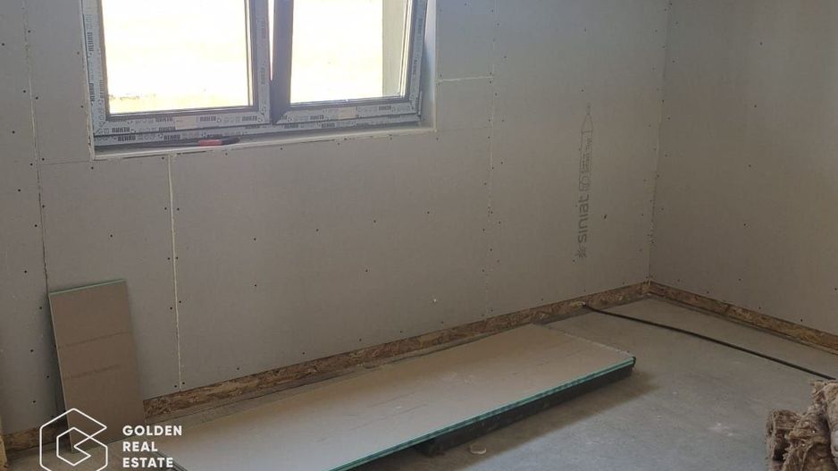 Casa cu teren de 500 mp, sat Mandruloc - Poză 5