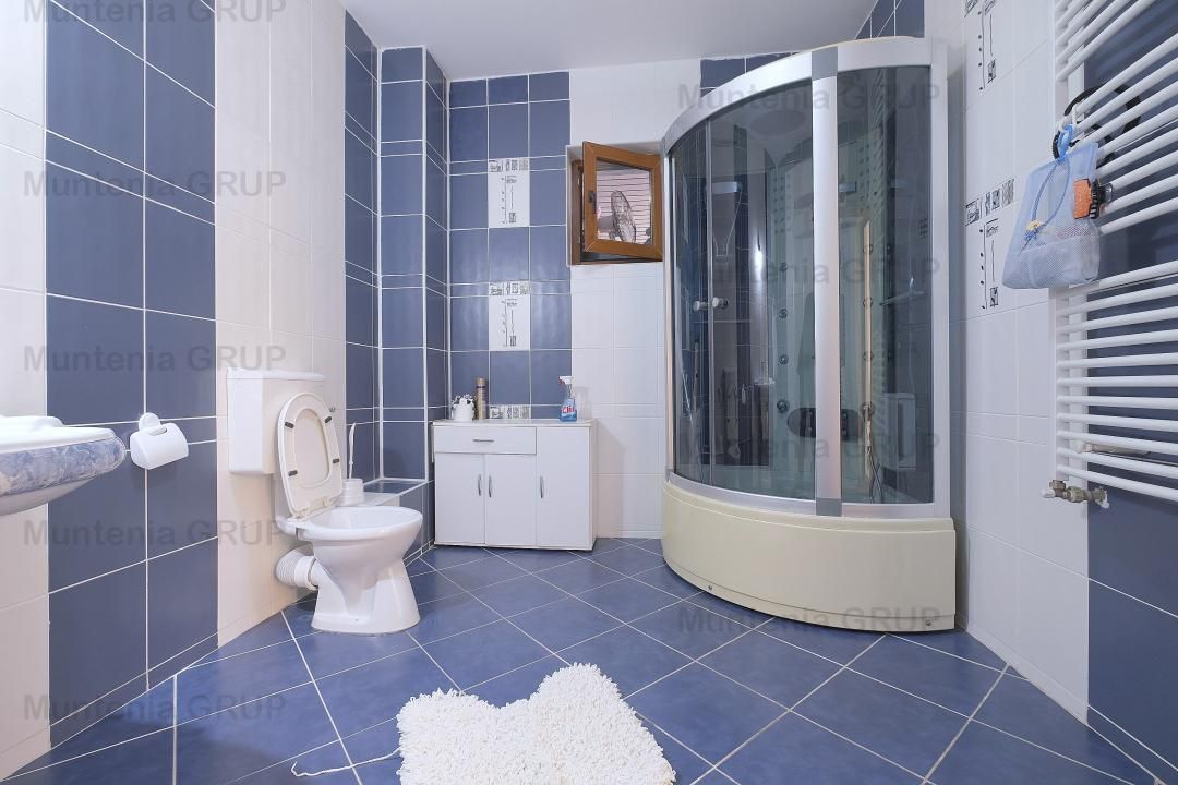 DOBROESTI - Str. Doinei, vila P+E+M, 6 camere, 3 bai cu fininsaje LUX - Poză 4