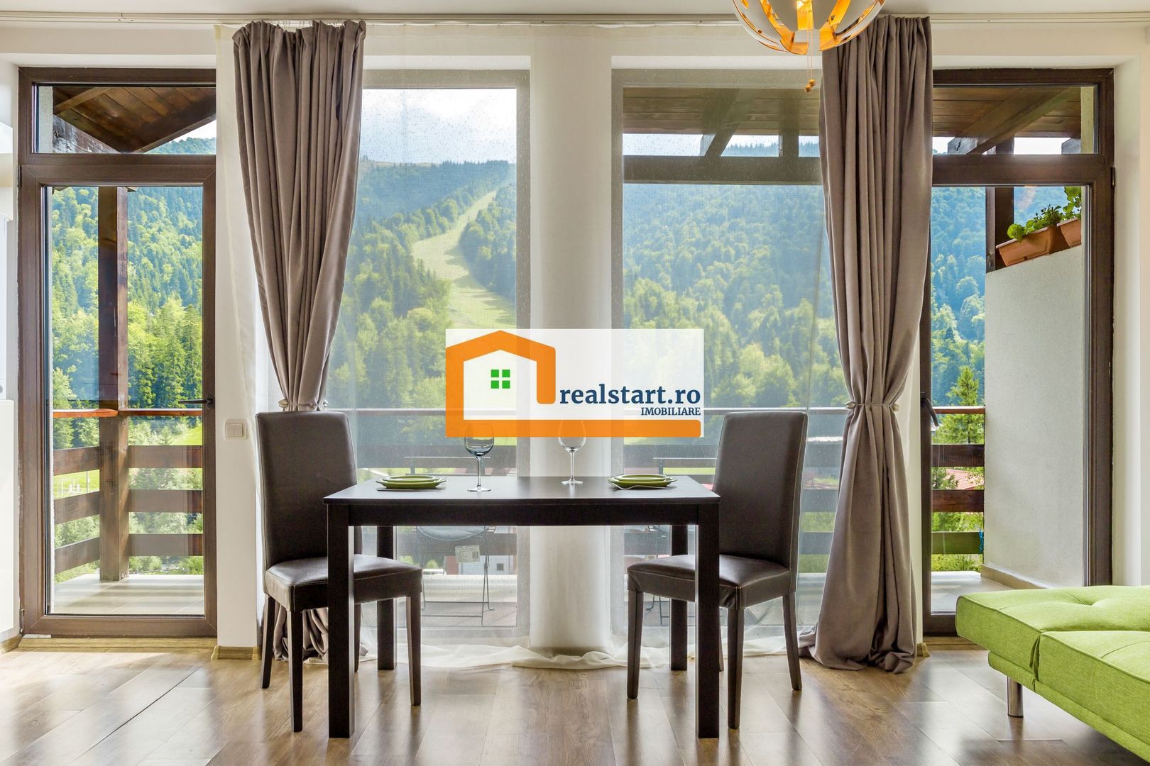 View munte,Studio Azuga, Ideal Investitie aparthotel, mobilat&utilat - Poză 3