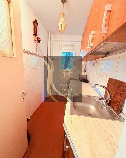 De vânzare apartament decomandat - Poză 9