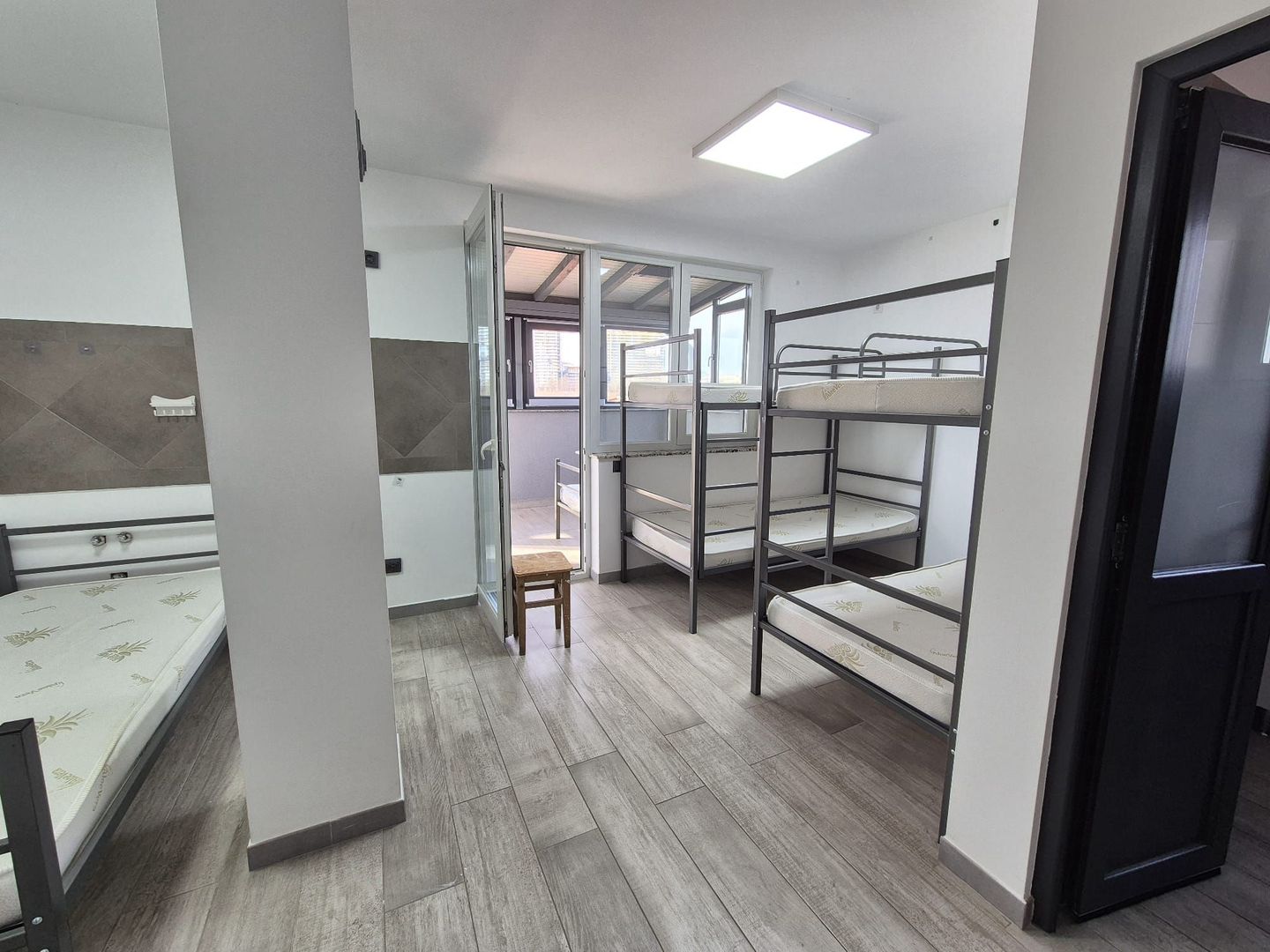 Casa P+2 cu 40 paturi pentru muncitori - Tei - Poză 9