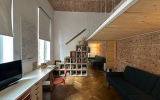 Garsoniera in ultracentral! Imobil privat cu curte comuna! - Poză 2