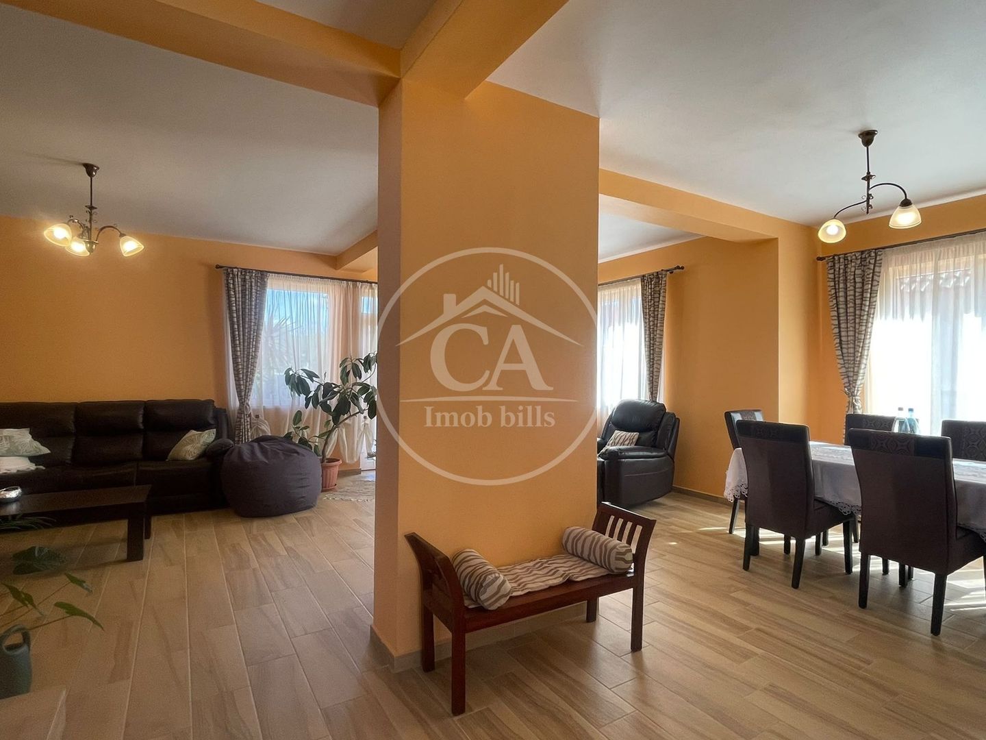 Casa de vanzare cu 4 camere in Oșorhei, Bihor - Poză 3