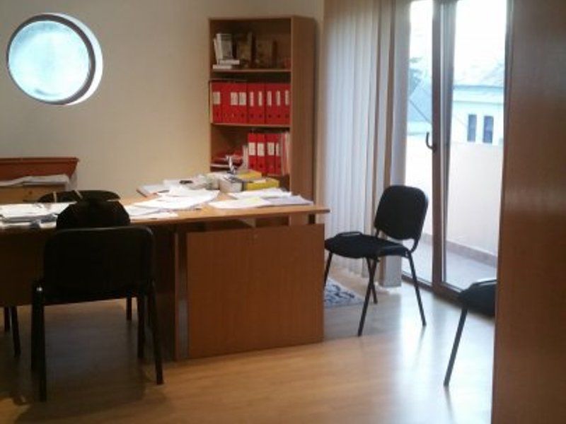 Apartament 3 camere in Romana, anexe, boxa - Poză 16