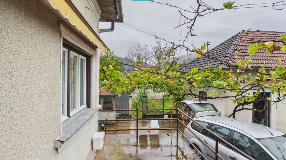 Casă cu 4 camere, în localitatea Gurahonț, Arad - Poză 21