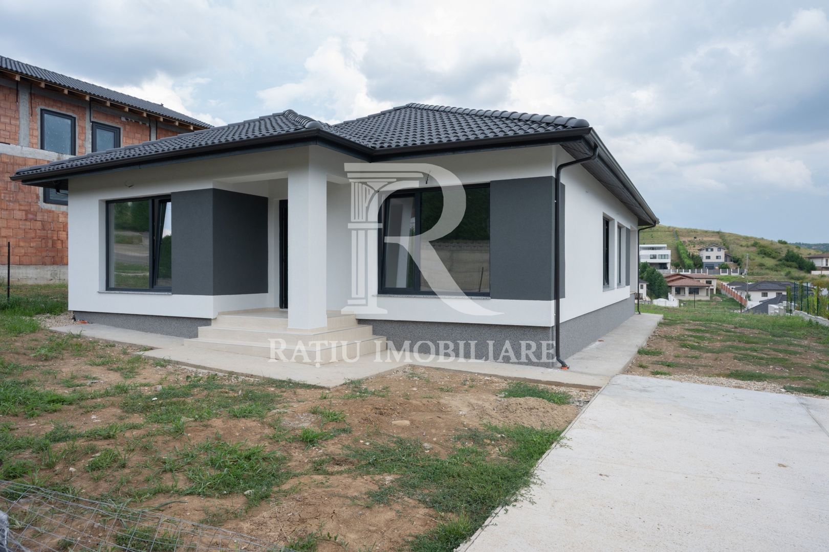 Casă modernă de vânzare | 3 dormitoare | Teren 750 mp | Oradea - Poză 1