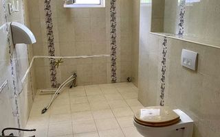 Ag. EUROPA vinde ap. 4 cam. in Carei, renovat, decomandat, la parter. - Poză 3