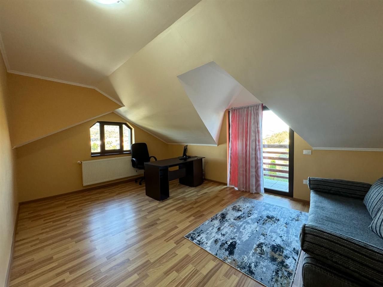 Rezidenta distincta, design arhitectural rafinat, priveliste minunata in Corunca - Poză 16