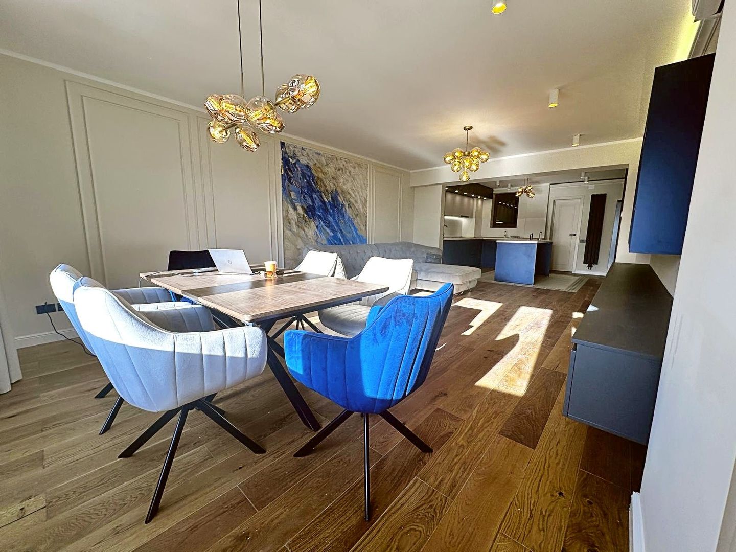 AVIATORILOR, apartament 4 camere Lux, aflat la prima inchirere - Poză 1