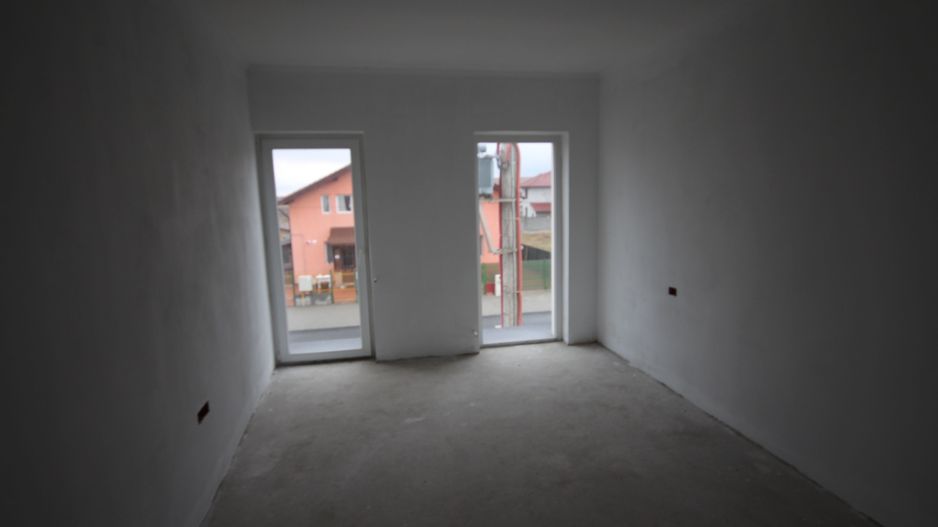 Apartamet 3 camere in Ghiroda - Poză 2